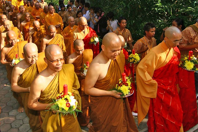буддийский праздники, традиции, обычаи